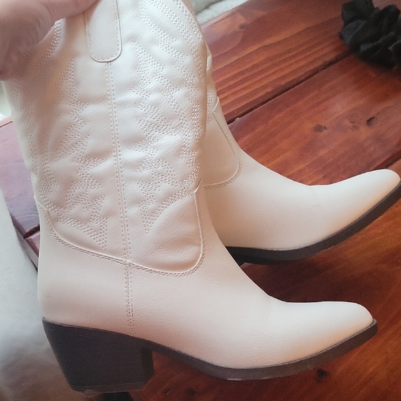 UNIONBAY White Heeled Western Boots - Picture 8 of 9